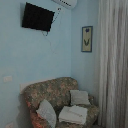 Laura فندق مبيت وإفطار 3*