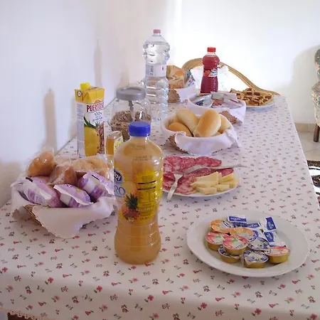 Laura Bed & Breakfast *